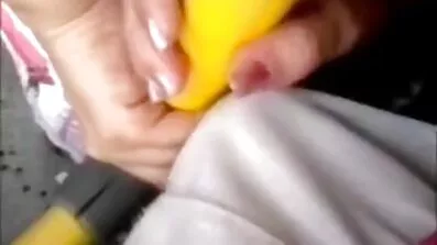 Дві гарненькі дівчата порно відео безкоштовно вичавлюють з лисого хлопця все соки і засівають