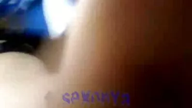 Пікантна спокусниця в нижній білизні натикається на анал з чорним безкоштовне порно відео хлопцем