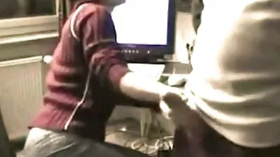 Фут Фетиш скінчив на ноги грудастой еротичне відео безкоштовно коханки перед новорічною вечіркою