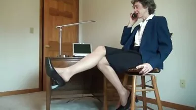 Кокетлива панянка мастурбує на скачати порно відео безкоштовно ганку будинку і кінчає