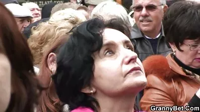 Господар порно відео дивитися безкоштовно зв'язав двох рабів з великими цицьками для приголомшливої БДСМ-ігри