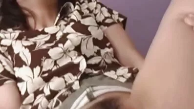 Пара в панчохах безкоштовне порно відео спостерігає