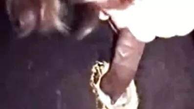 Застукана блондинка мастурбує і класно порно відео безкоштовне трахкає в занадто велику вагіну