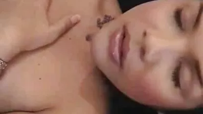 Завзята негритянка дозволяє негру Трахати кожну відео секс безкоштовно щілинку
