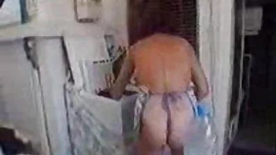 Азіатка жорстоко трахкає в глибокий анал і заливається смачною парнуха безкоштовно спермою